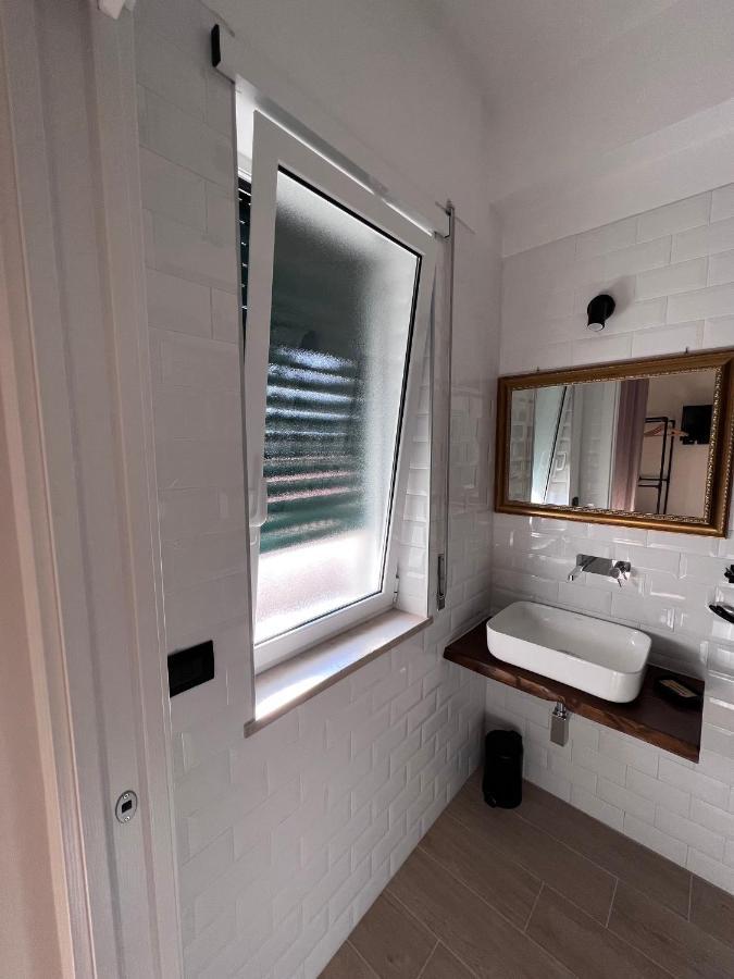 Medusa Duomo Guest House Наполи Екстериор снимка