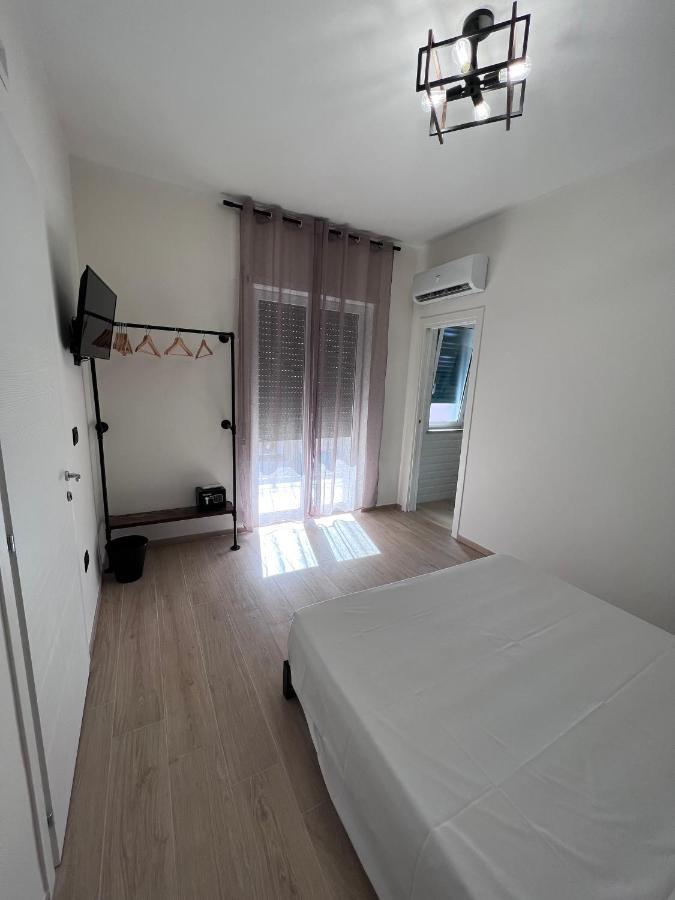 Medusa Duomo Guest House Наполи Екстериор снимка