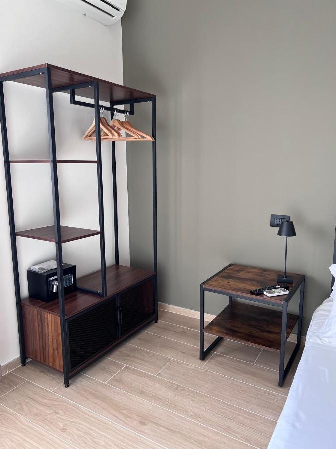 Medusa Duomo Guest House Наполи Екстериор снимка