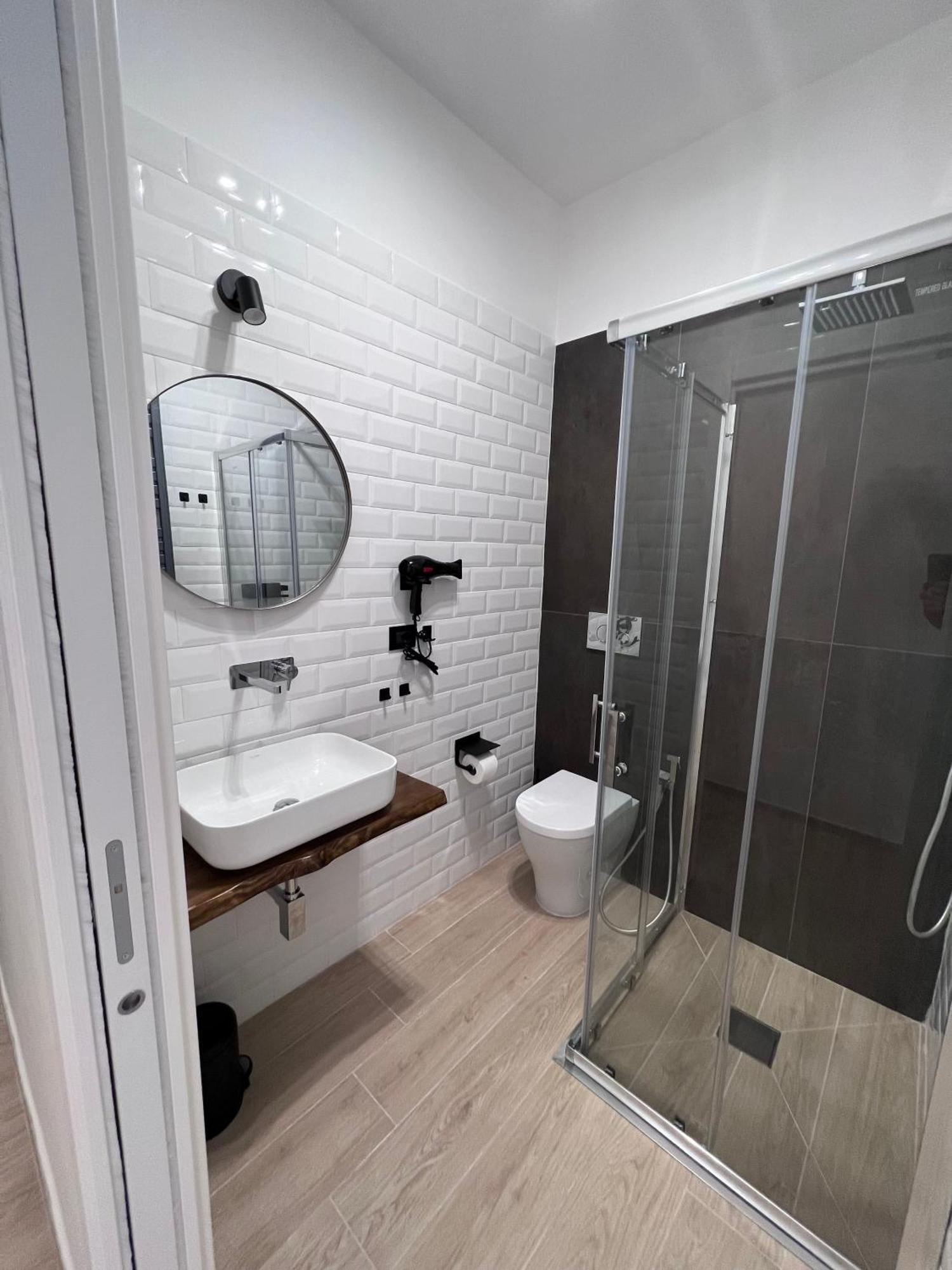 Medusa Duomo Guest House Наполи Екстериор снимка