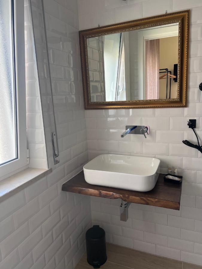 Medusa Duomo Guest House Наполи Екстериор снимка
