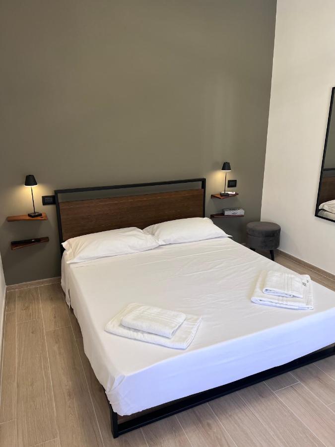 Medusa Duomo Guest House Наполи Екстериор снимка