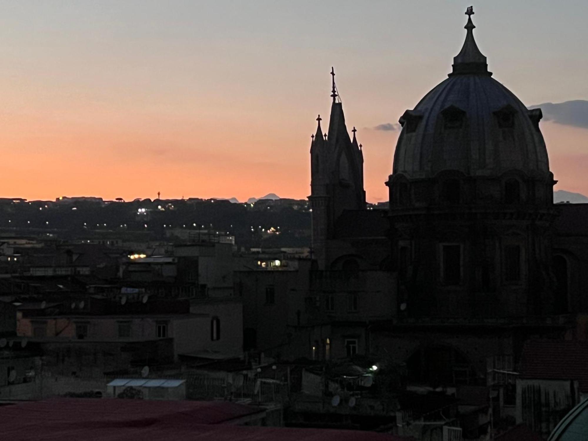 Medusa Duomo Guest House Наполи Екстериор снимка